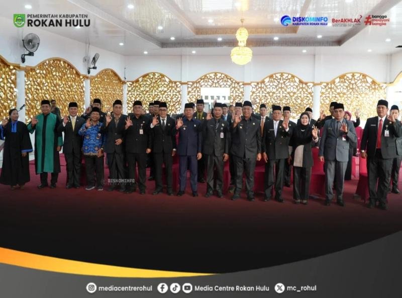Bupati Rokan Hulu Anton Resmi Lantik Pejabat Eselon II dan III